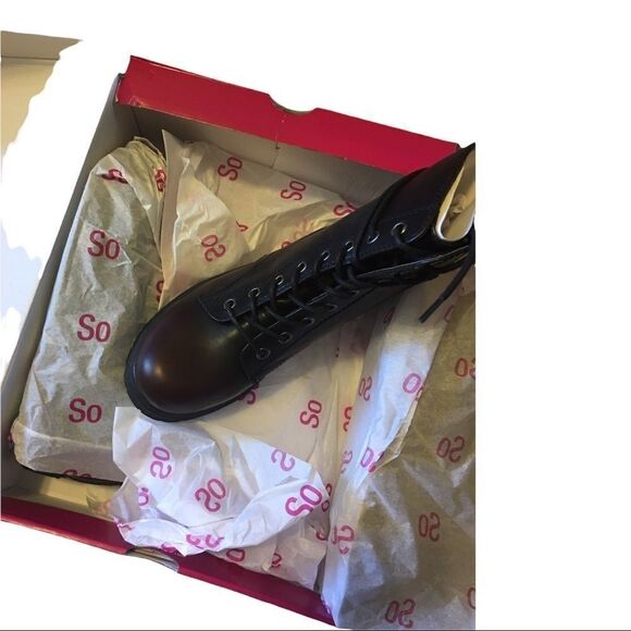 SO lace up Burgundy booties 8 - Picture 3 of 3